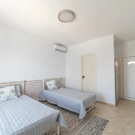 Aqua Kalma 펜션 Myrties